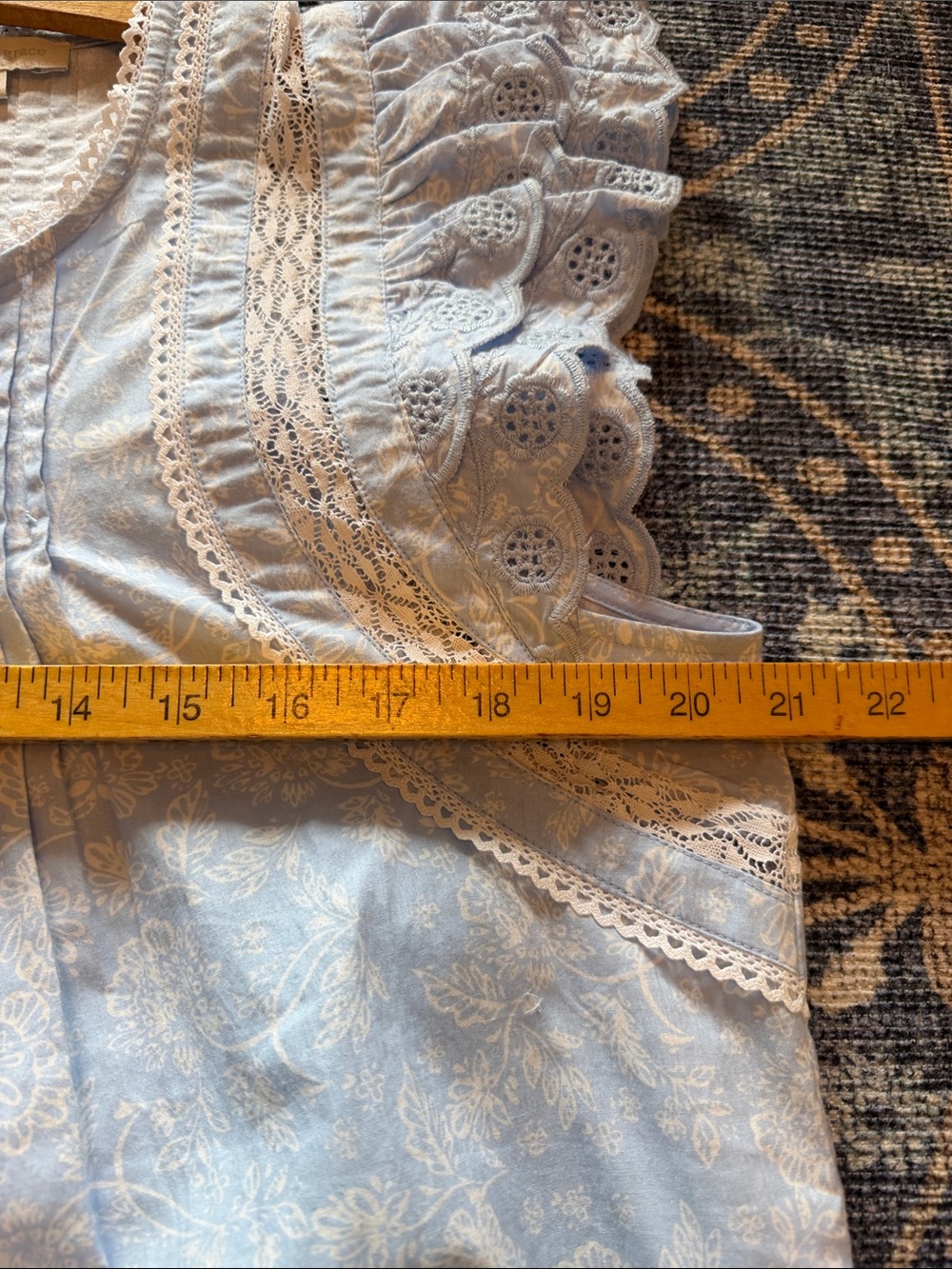 Jennifer Grace 100% Cotton Sleeveless Eyelet Lace Trim Blue Floral Top. Medium. - Picture 8 of 9